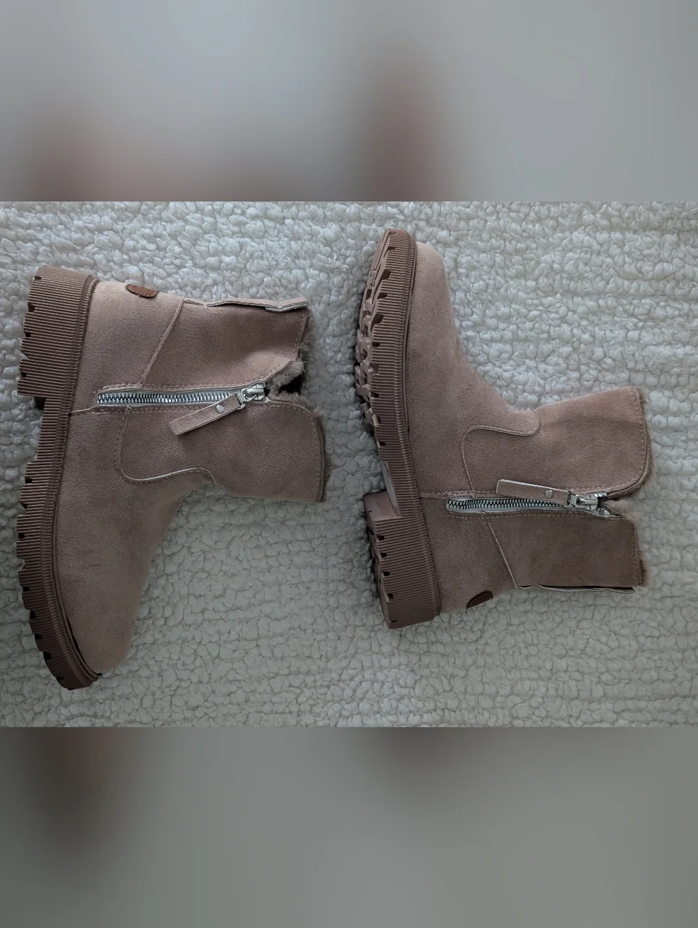 F & 8 | Women's 10 | Boots--NWOT. EUR 42